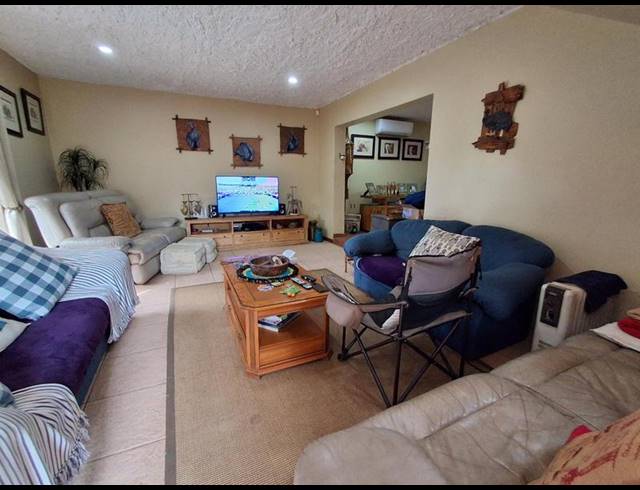 5 BEDROOM TOWNHOUSE FOR SALE IN ELARDUSPARK